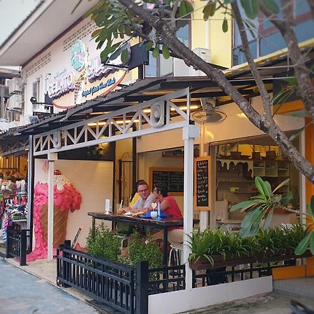 קו ליפה Island Cafe&Hostel מראה חיצוני תמונה