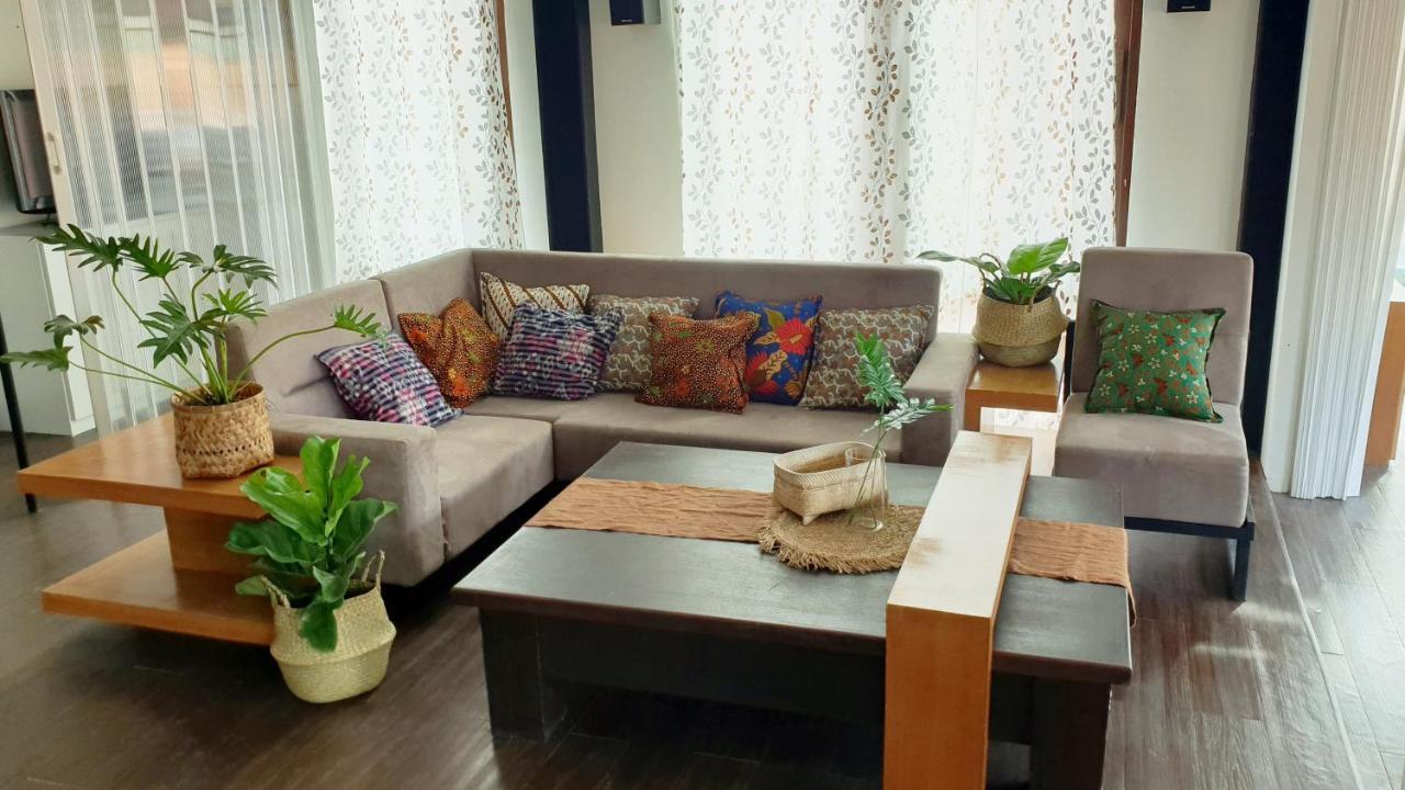קו ליפה Island Cafe&Hostel מראה חיצוני תמונה