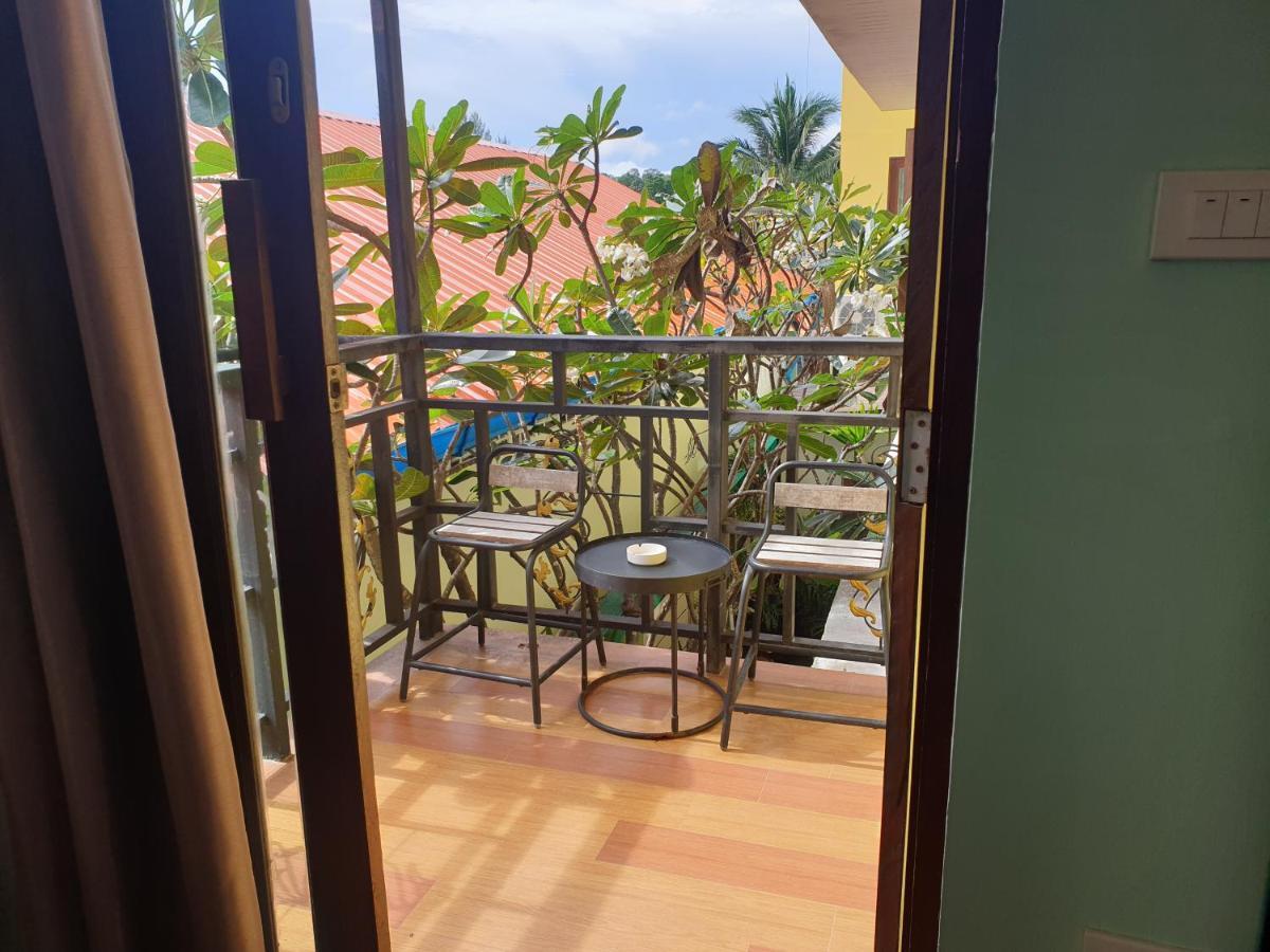 קו ליפה Island Cafe&Hostel מראה חיצוני תמונה