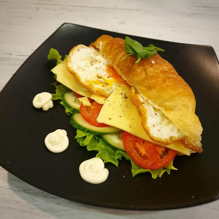 קו ליפה Island Cafe&Hostel מראה חיצוני תמונה