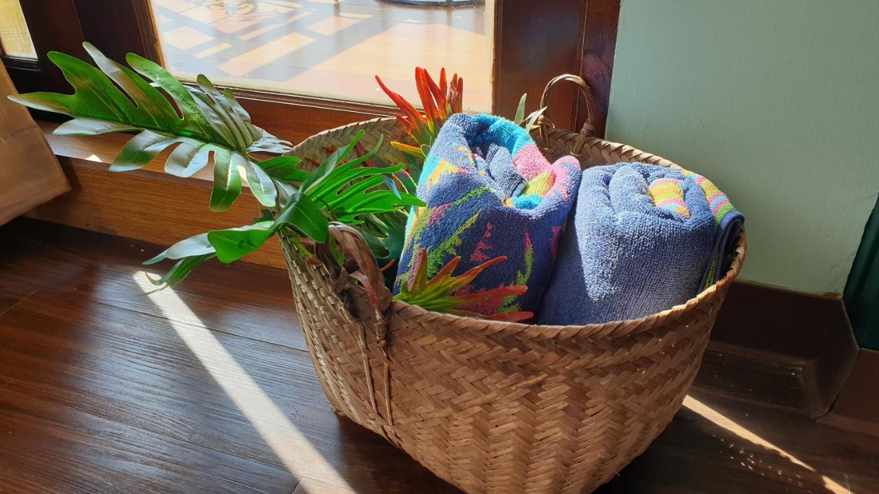 קו ליפה Island Cafe&Hostel מראה חיצוני תמונה